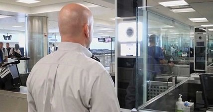 Identificación facial en control de aduanas - Recuperado de Adslzone.net